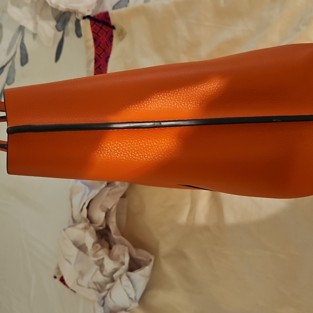 NWOTs Tory Burch Perry Triple Compartment Tote. - Picture 7 of 12